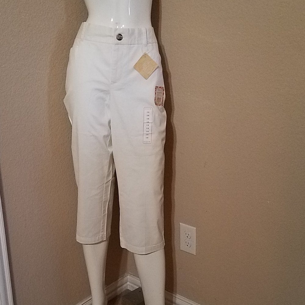 White Capri Dockers
